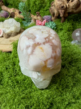 Load image into Gallery viewer, Flower Agate Skull