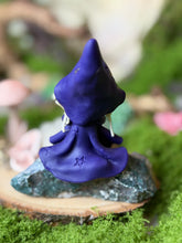 Load image into Gallery viewer, Amethyst Cluster with Wizard