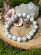 Load image into Gallery viewer, Howlite Bracelet
