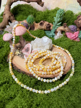 Load image into Gallery viewer, Shell Wrap Bracelet
