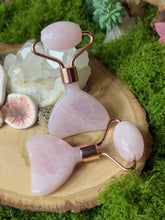 Load image into Gallery viewer, Rose Quartz Guasha / Roller Combo Tool
