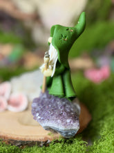 Load image into Gallery viewer, Amethyst Cluster with Wizard
